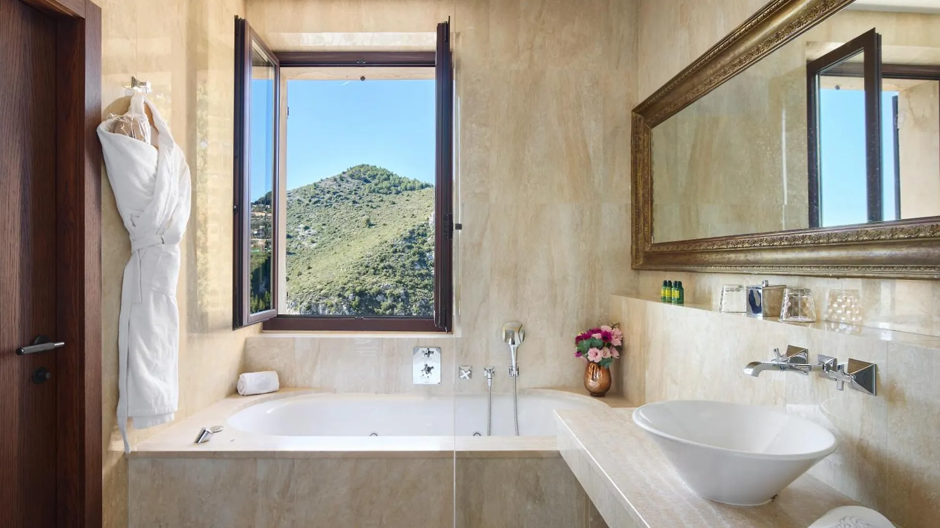 Chateau Eza Eze 5*,  France