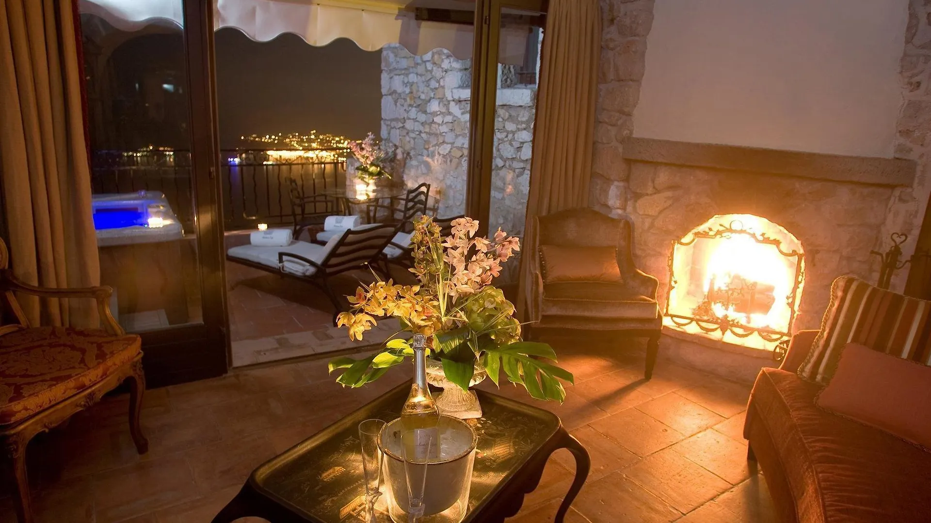 Chateau Eza Eze 5*,